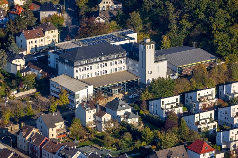 Aerial photograph Arnsberg - School building of the Sankt-Ursula-Gymnasium on Engelbertstrasse in Arnsberg in the state North Rhine-Westphalia, Germany