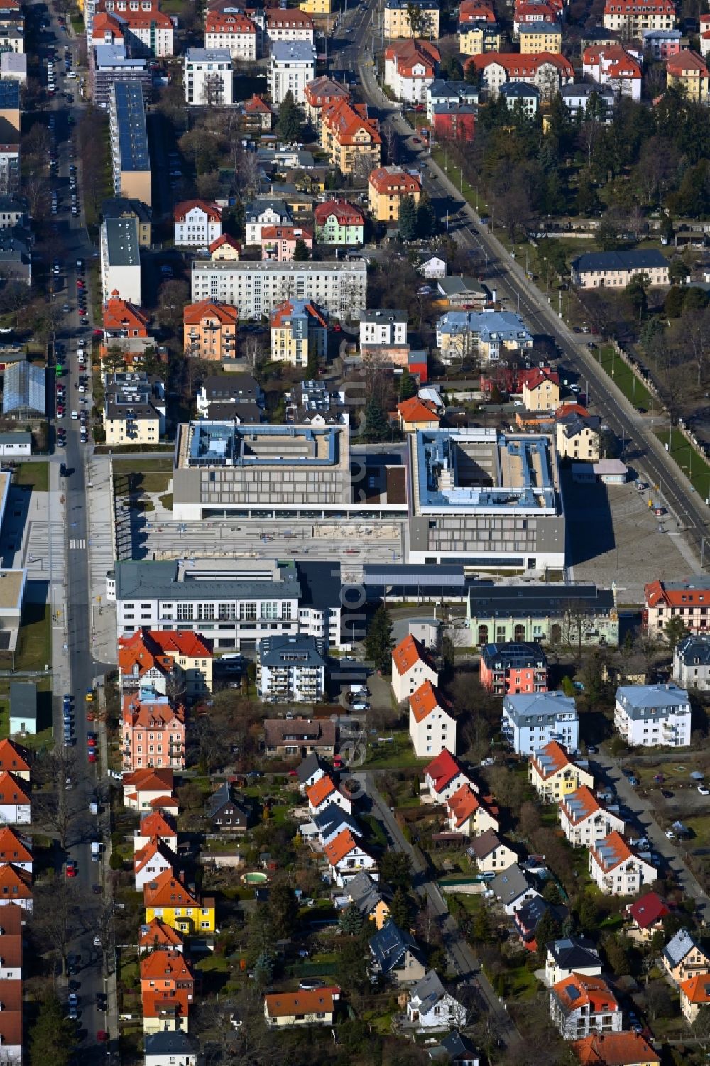 Aerial photograph Dresden - School building of the Schulcampus Tolkewitz on street Wehlener Strasse in the district Tolkewitz in Dresden in the state Saxony, Germany