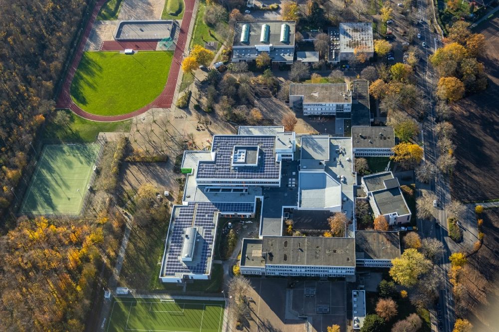 Neukirchen-Vluyn from the bird's eye view: School building of the school center on Tersteegenstrasse in Neukirchen-Vluyn in the state North Rhine-Westphalia, Germany