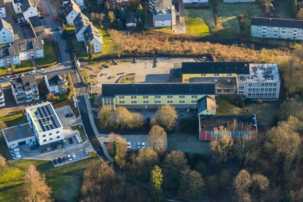Ennepetal from the bird's eye view: School building of the Sekundarschule Ennepetal on Amselweg in Ennepetal in the state North Rhine-Westphalia, Germany