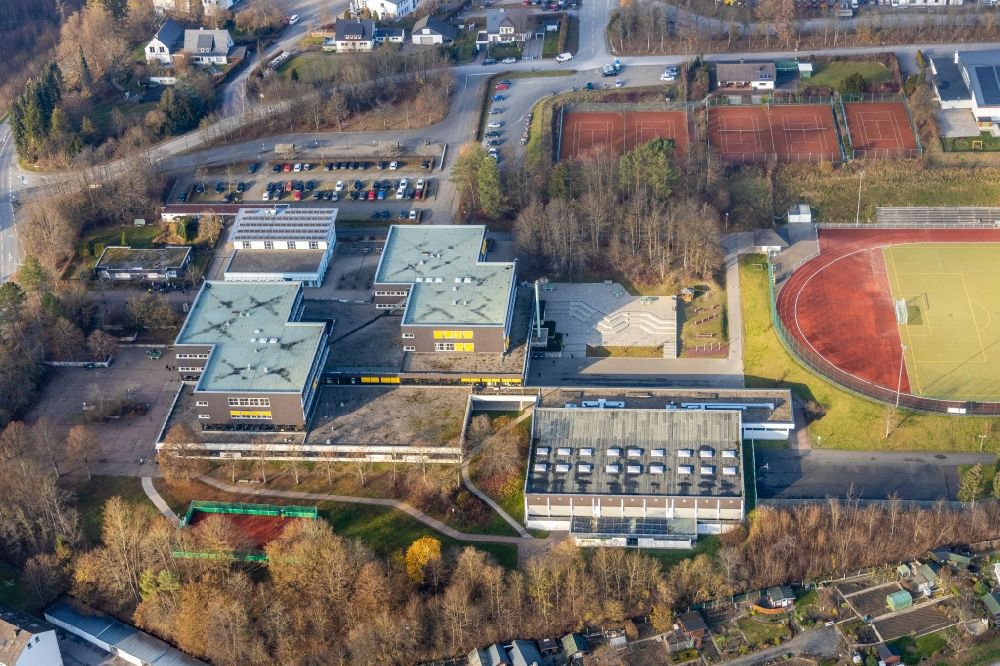 Aerial photograph Schmallenberg - School building of the city high school next to the sports ground in the obringhauser street in Schmallenberg at Sauerland in the state North Rhine-Westphalia
