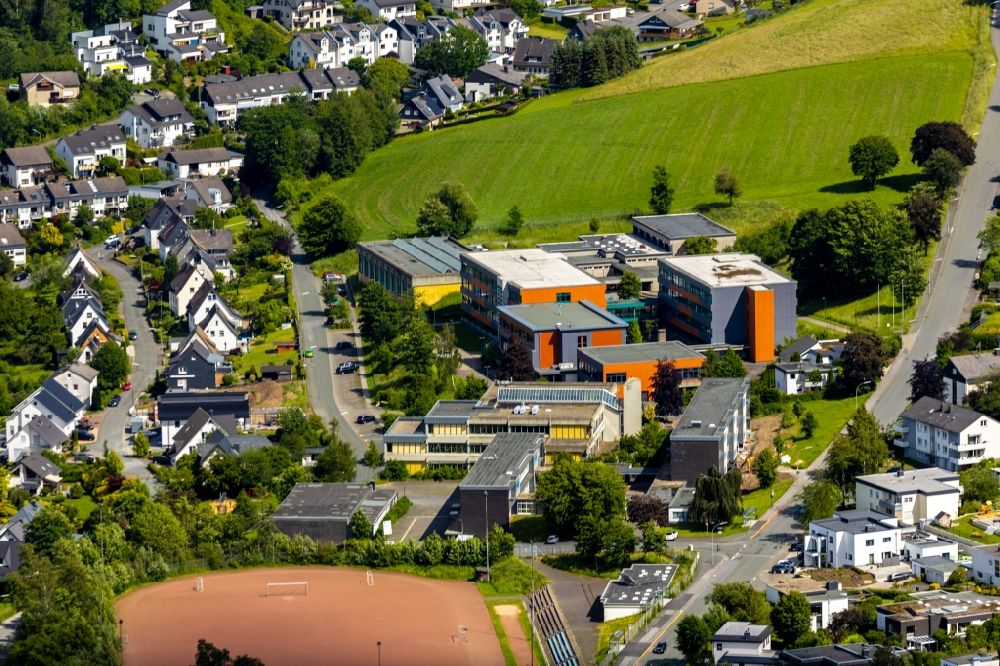 Aerial image Meschede - School building of the St.Walburga-Hauptschule and das Gymnasium of Stadt Meschede on Scheofweg in Meschede in the state North Rhine-Westphalia, Germany