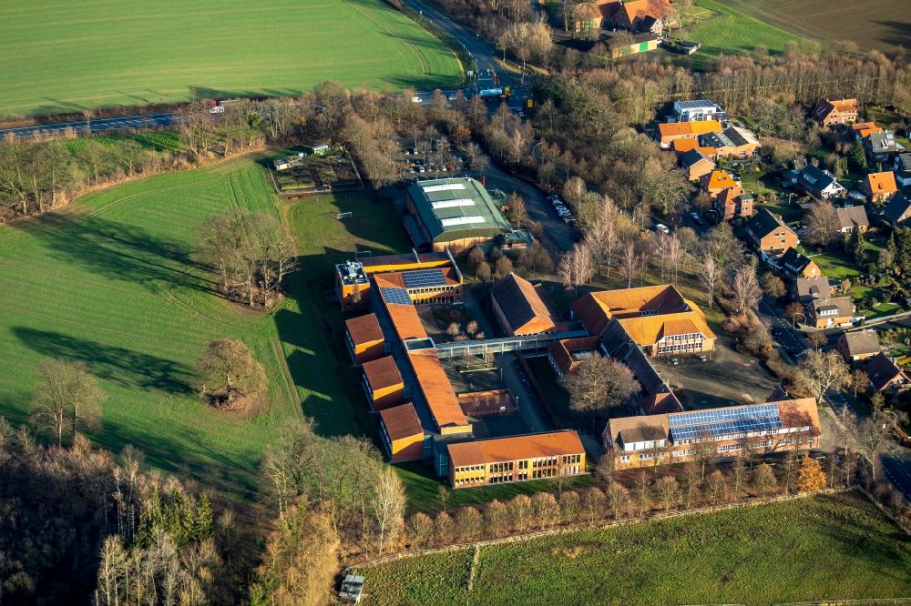 Aerial image Drensteinfurt - School building of the Teamschule a?? Sekundarschule of Stadt Drensteinfurt on Sendenhorster Strasse in Drensteinfurt in the state North Rhine-Westphalia, Germany