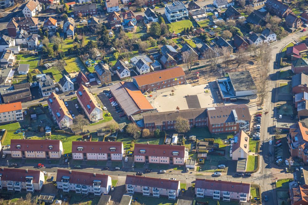 Aerial photograph Werne - School building of the Uhlandschule on Uhlandstrasse in Werne in the state North Rhine-Westphalia, Germany