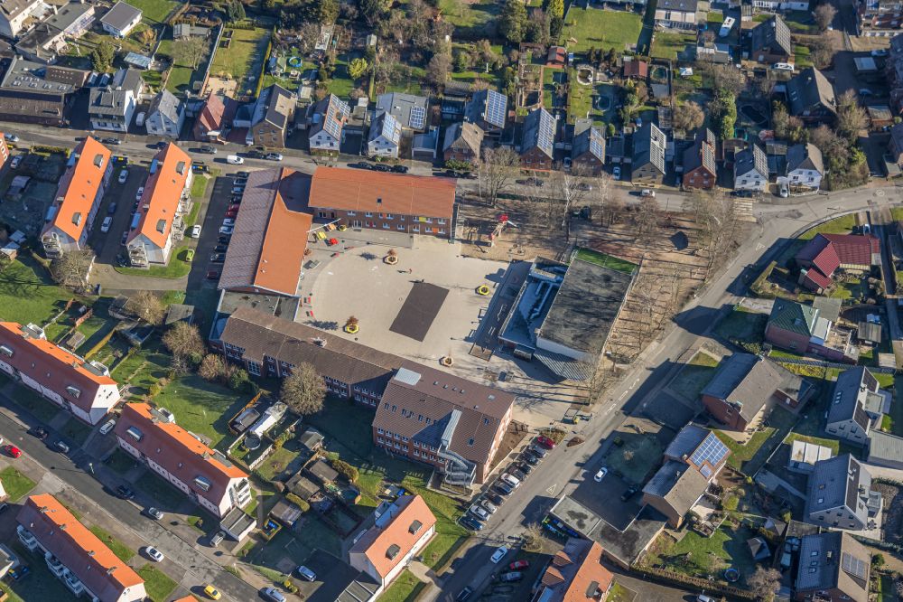 Werne from the bird's eye view: School building of the Uhlandschule on Uhlandstrasse in Werne in the state North Rhine-Westphalia, Germany