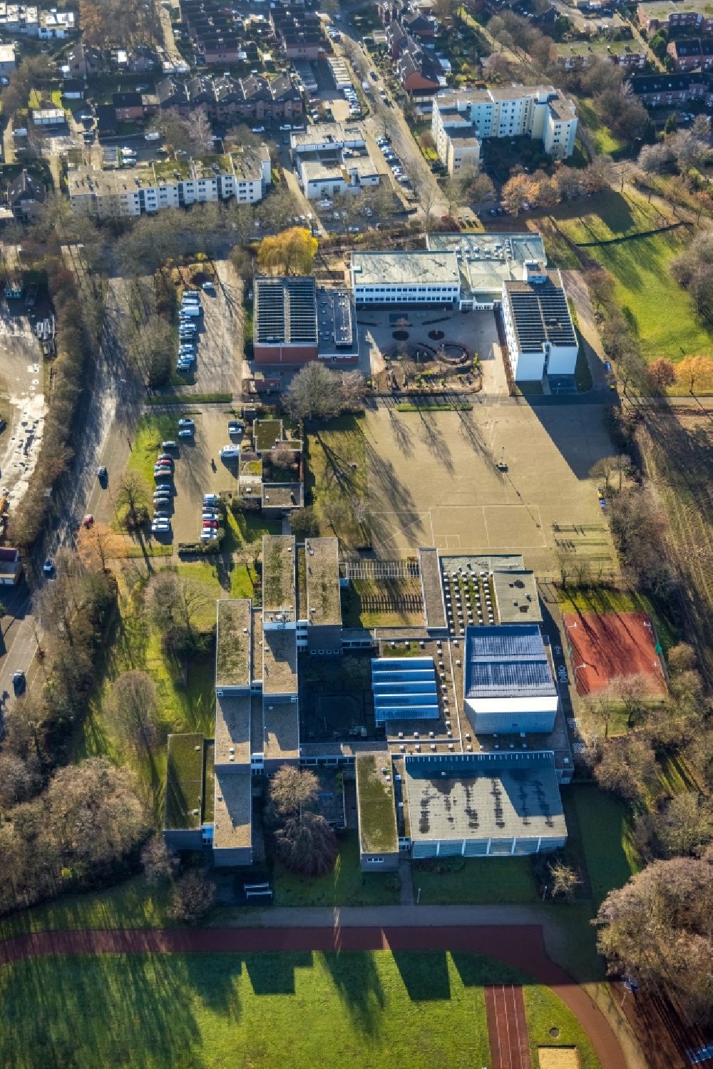 Dorsten from the bird's eye view: School building of the St. Ursula Realschule on Nonnenkonp in Dorsten in the state North Rhine-Westphalia, Germany