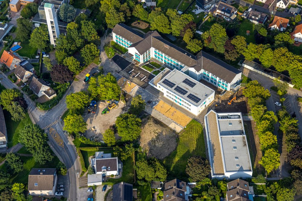 Werl from above - School building of the Walburgisschule on street Paul-Gerhardt-Strasse in Werl at Ruhrgebiet in the state North Rhine-Westphalia, Germany