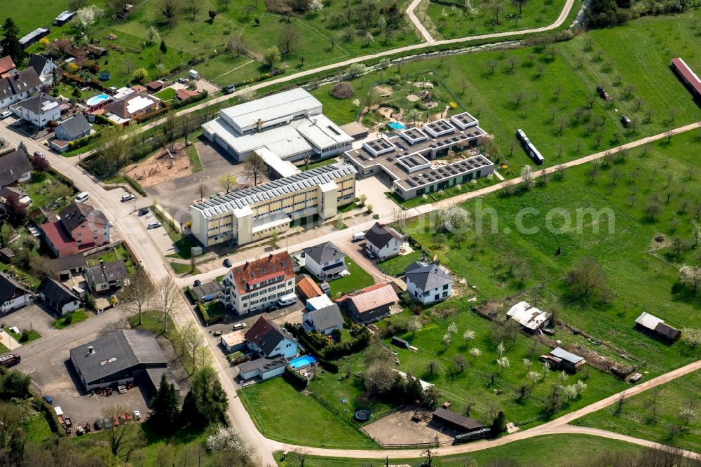 Aerial photograph Weisweil - School building of the Weisweil in Weisweil in the state Baden-Wuerttemberg, Germany
