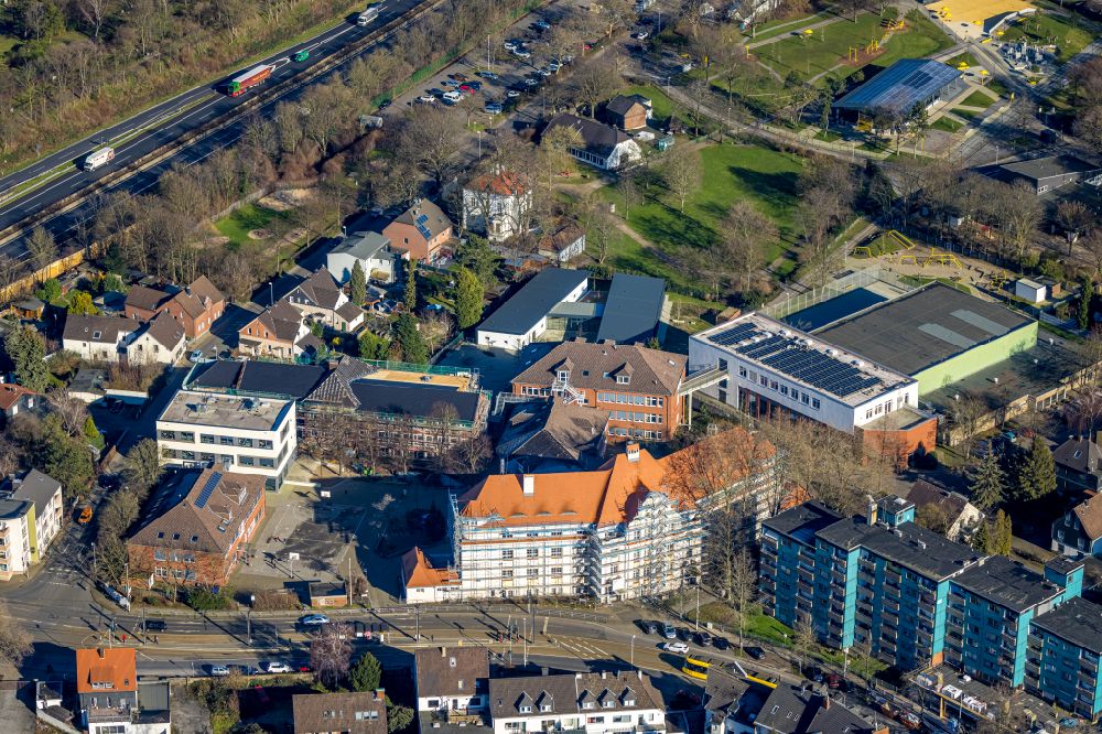 Styrum from above - School building of the Willy-Brandt-Schule on place Willy-Brandt-Platz in Styrum at Ruhrgebiet in the state North Rhine-Westphalia, Germany