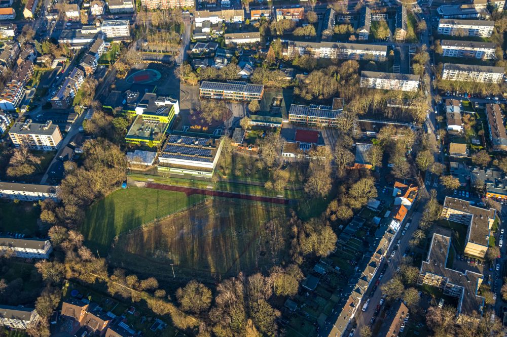 Gladbeck from above - school grounds and buildings of the Erich-Fried-Schule and of Erich Kaestner Realschule in Gladbeck at Ruhrgebiet in the state North Rhine-Westphalia, Germany