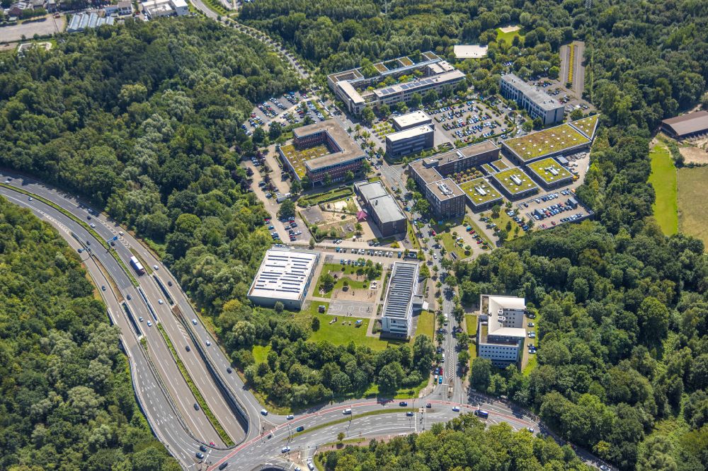 Aerial photograph Bochum - School grounds and buildings of the EZB Buisness School and the Technische Akademie Wuppertal e.V. in Bochum in the state North Rhine-Westphalia