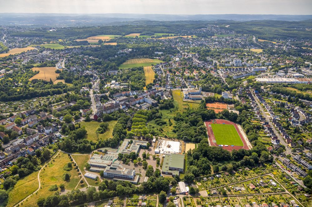 Aerial image Dortmund - School grounds and buildings of the Goethe-Gymnasiums Dortmund on Stettiner Strasse in the district Bruecherhof in Dortmund in the state North Rhine-Westphalia, Germany