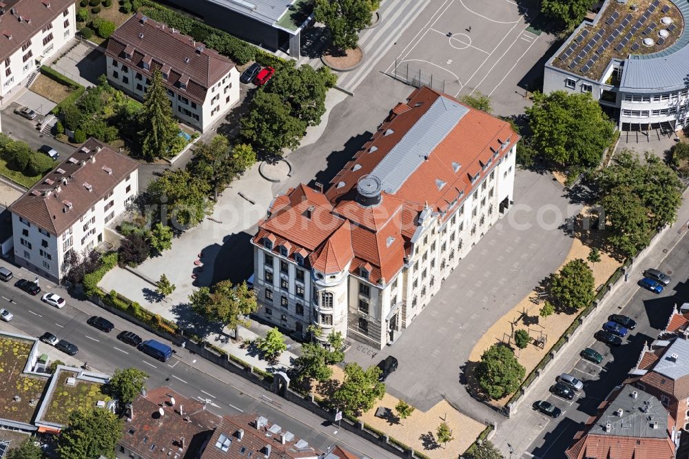 Aerial photograph Stuttgart - School grounds and buildings of the Grand and factoryrealschule Ostheim in Stuttgart in the state Baden-Wuerttemberg, Germany