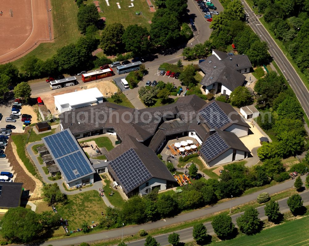 Aerial photograph Kastellaun - School grounds and buildings of the IGS Kastellaun in Kastellaun in the state Rhineland-Palatinate