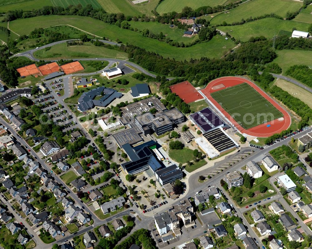 Simmern (Hunsrück) from the bird's eye view: School grounds and buildings of the Realschule plus Simmern und Herzog-Johann-Gymnasium in Simmern (Hunsrueck) in the state Rhineland-Palatinate