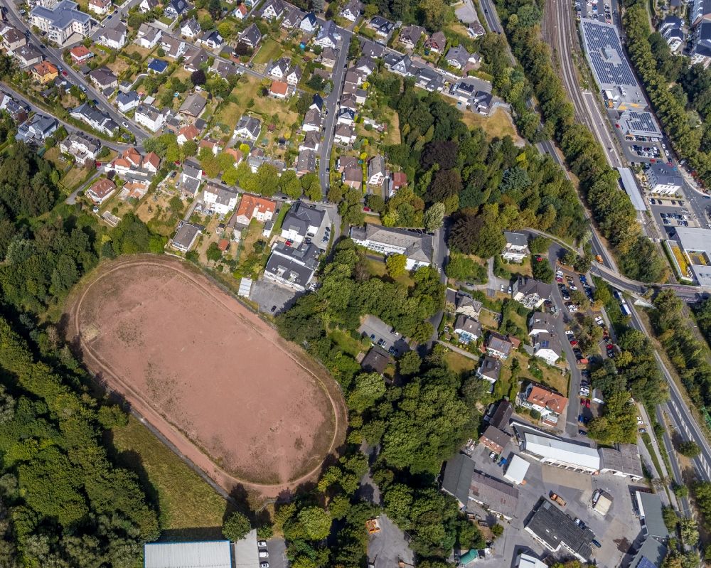 Aerial image Menden (Sauerland) - School building and sports field on Buergermeister-Rau-Strasse - Windthorststrasse - Gisbert-Kranz-Strasse in Menden (Sauerland) in the state North Rhine-Westphalia, Germany