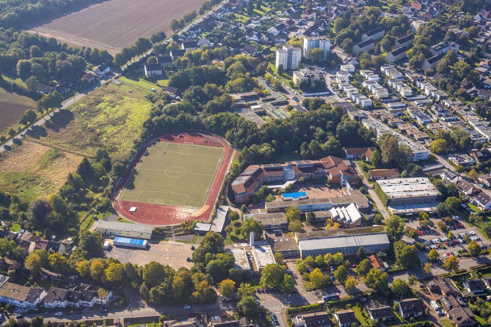 Aerial photograph Holzwickede - School building and sports field Clara-Schumann-Gymnasium on street Opherdicker Strasse in the district Aplerbeck in Holzwickede at Ruhrgebiet in the state North Rhine-Westphalia, Germany