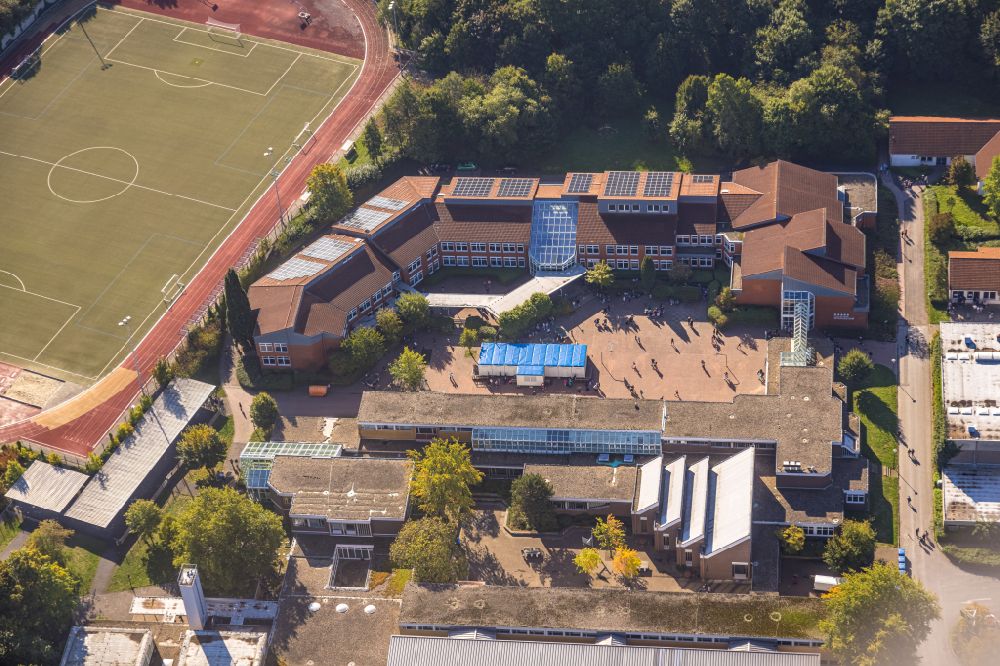 Holzwickede from the bird's eye view: School building and sports field Clara-Schumann-Gymnasium on street Opherdicker Strasse in the district Aplerbeck in Holzwickede at Ruhrgebiet in the state North Rhine-Westphalia, Germany