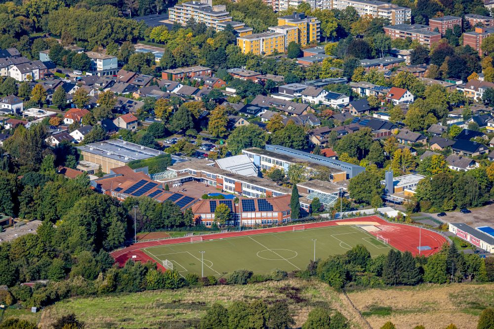 Aerial photograph Holzwickede - School building and sports field Clara-Schumann-Gymnasium on street Opherdicker Strasse in the district Aplerbeck in Holzwickede at Ruhrgebiet in the state North Rhine-Westphalia, Germany
