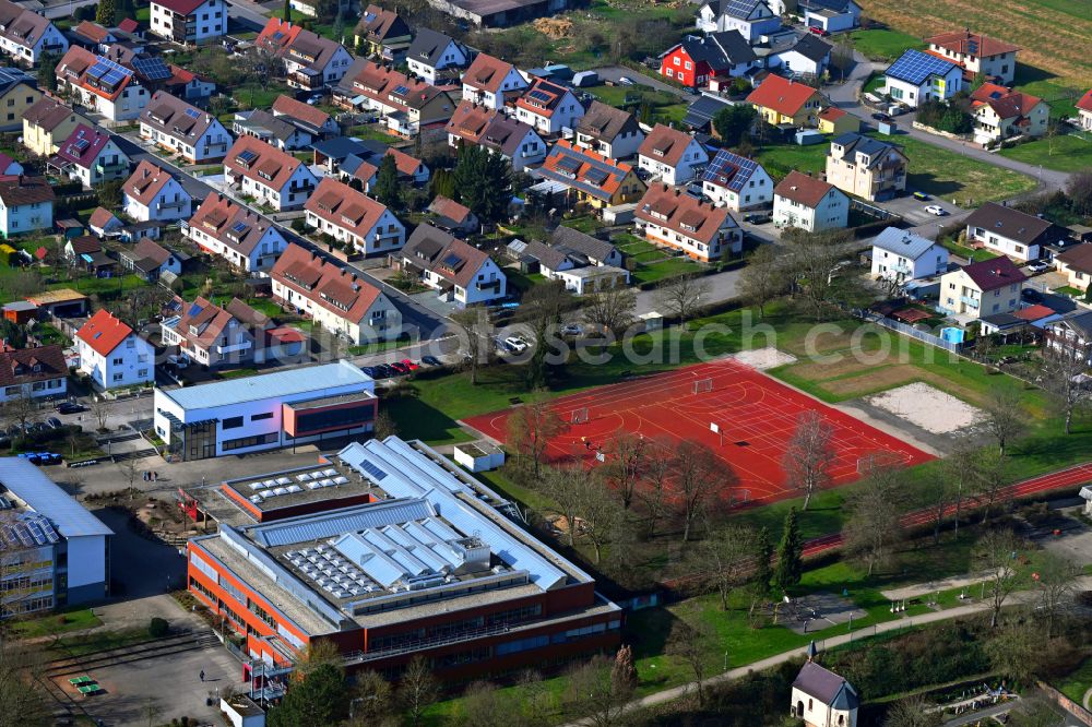 Aerial photograph Obrigheim - School building and sports field the secondary school on street Schubertstrasse in Obrigheim in the state Baden-Wuerttemberg, Germany
