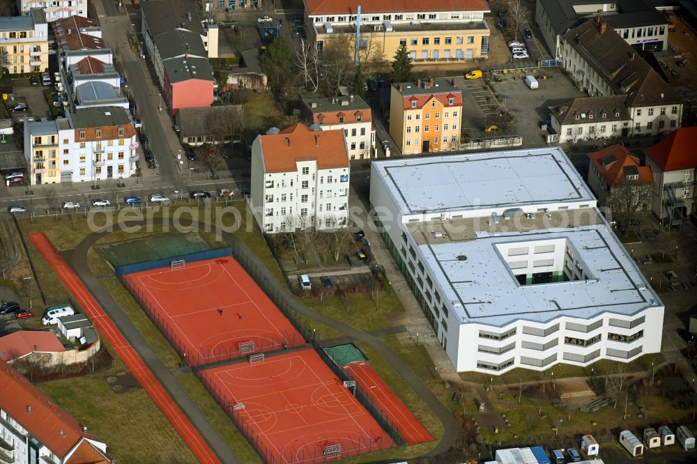 Oranienburg from the bird's eye view: School building and sports field Friedlieb-Ferdinand-Runge Gymnasium on Willy-Brandt-Strasse in Oranienburg in the state Brandenburg, Germany