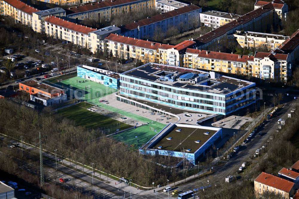 Aerial image München - School building and sports field Staedt. Willy-Brandt- Gesamtschule on street Paul-Hindemith-Allee in the district Freimann in Munich in the state Bavaria, Germany