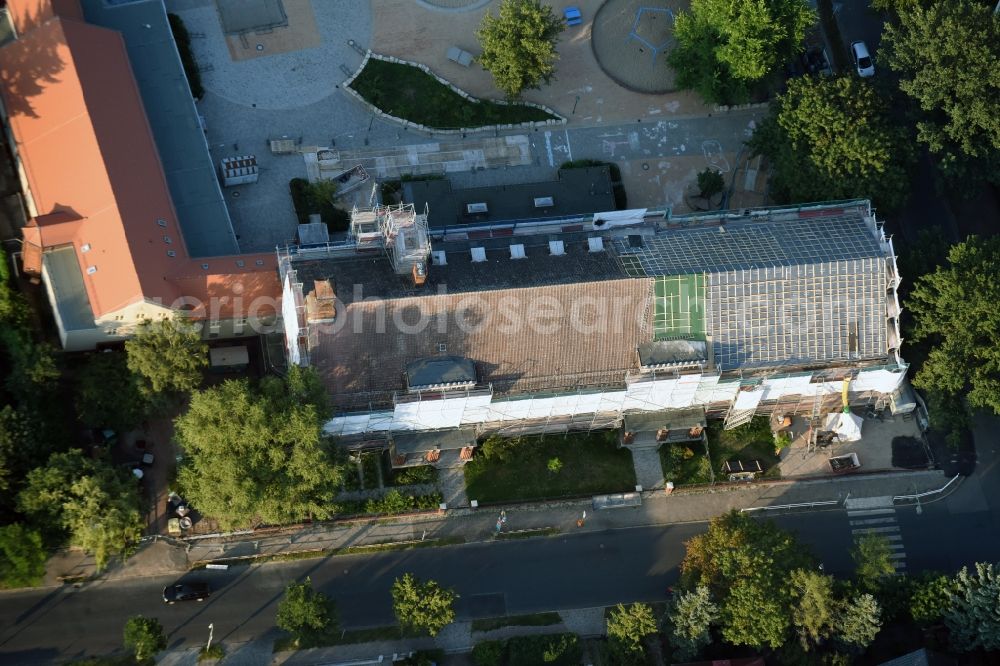 Berlin from above - School building and sports field Ulmen-Grundschule in the district Kaulsdorf in Berlin, Germany