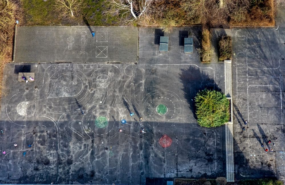 Aerial photograph Hamm - Courtyard of the school building of Maximilianschule Hamm on Alter Uentroper Weg in the district Norddinker in Hamm at Ruhrgebiet in the state North Rhine-Westphalia, Germany