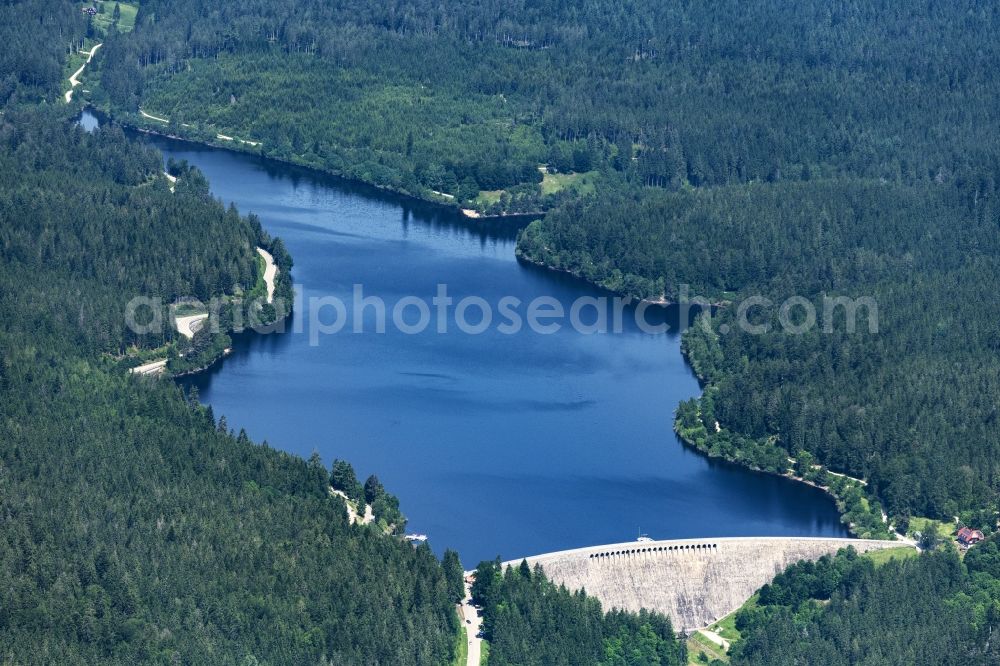Forbach from the bird's eye view: Dam and shore areas at the lake Schwarzenbach-Talsperre in Forbach in the state Baden-Wurttemberg, Germany