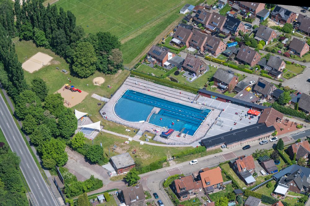 Aerial photograph Horneburg - Swimming pool of the in Horneburg in the state Lower Saxony, Germany