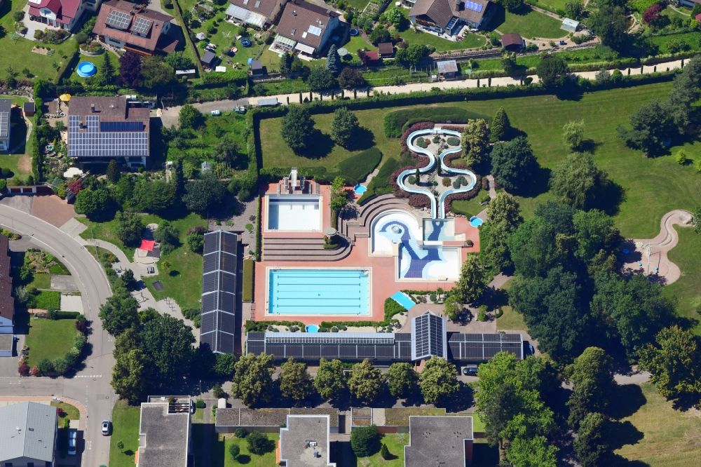 Aerial image Albbruck - Swimming pool of the on Badstrasse in the district Metteberberg in Albbruck in the state Baden-Wuerttemberg, Germany