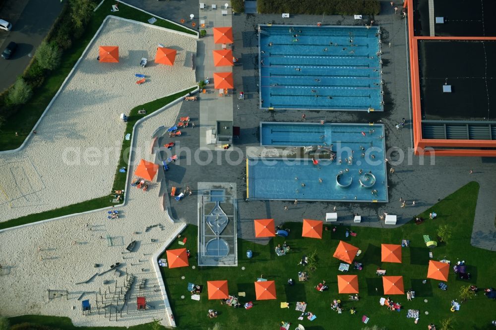 Aurich from above - Swimming pool and beach of the lido De Baalje Am Ellernfeld in Aurich in the state Lower Saxony