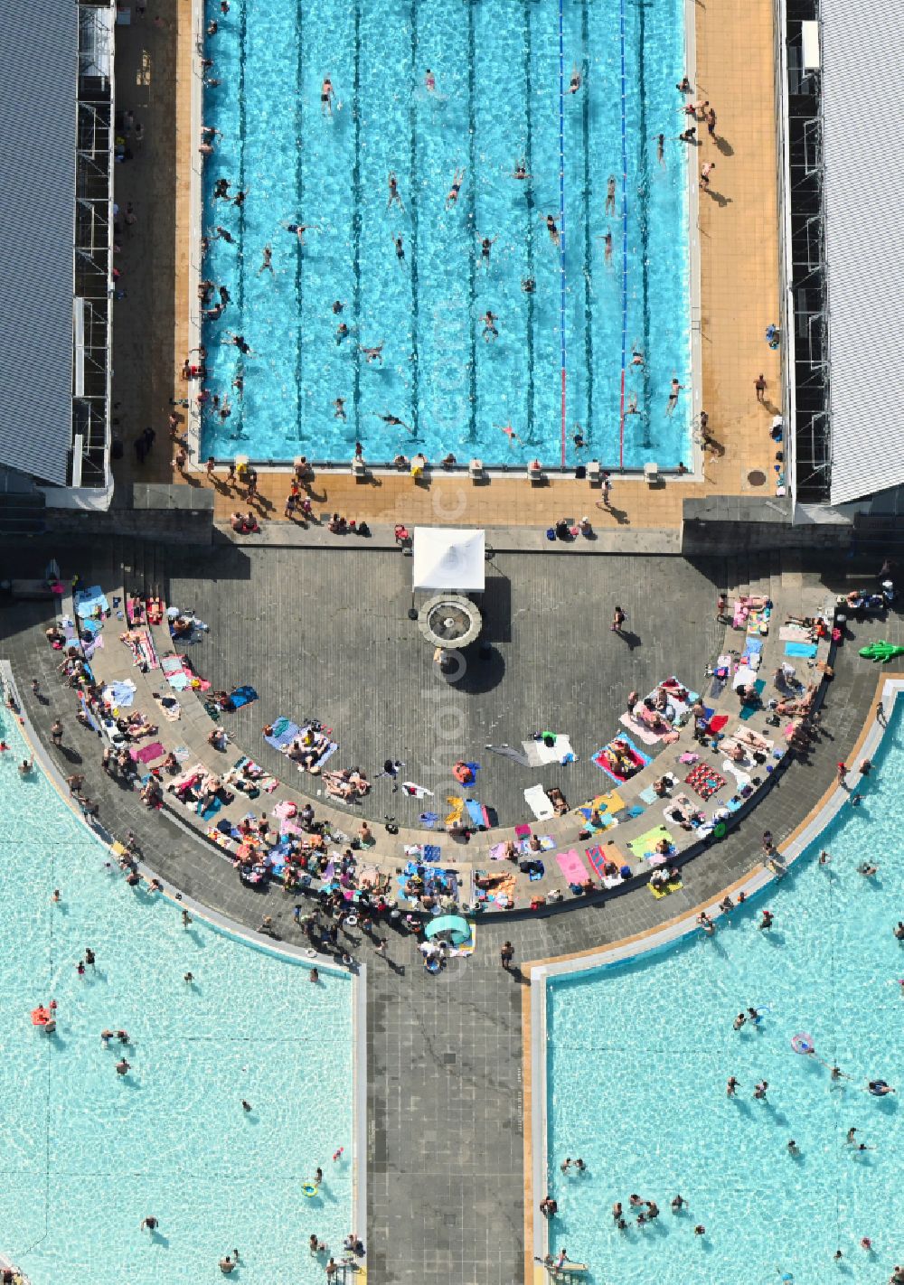 Aerial image Berlin - Swimming pool of the Berlin Olympic Park on place Olympischer Platz in the district Westend in Berlin, Germany
