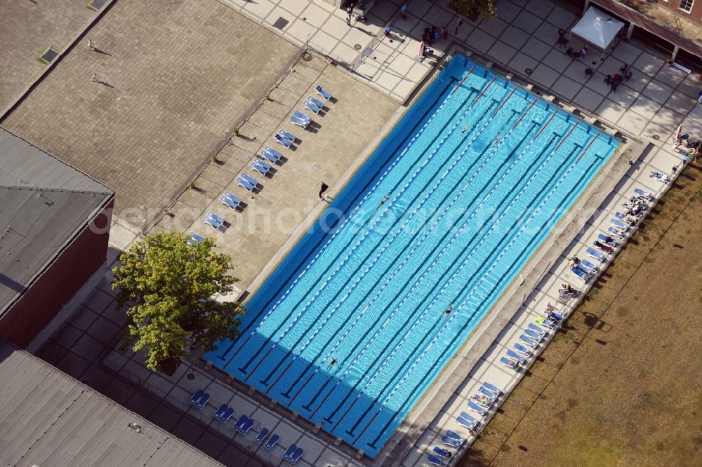 Aerial photograph Berlin - Swimming pool of the Berlin Olympic Park in the district Westend in Berlin, Germany