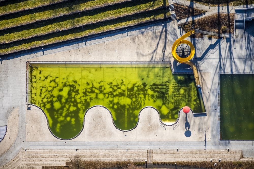 Aerial image Witten - Swimming pool of the of Freibad Annen on Herdecker Street in Witten at Ruhrgebiet in the state North Rhine-Westphalia, Germany