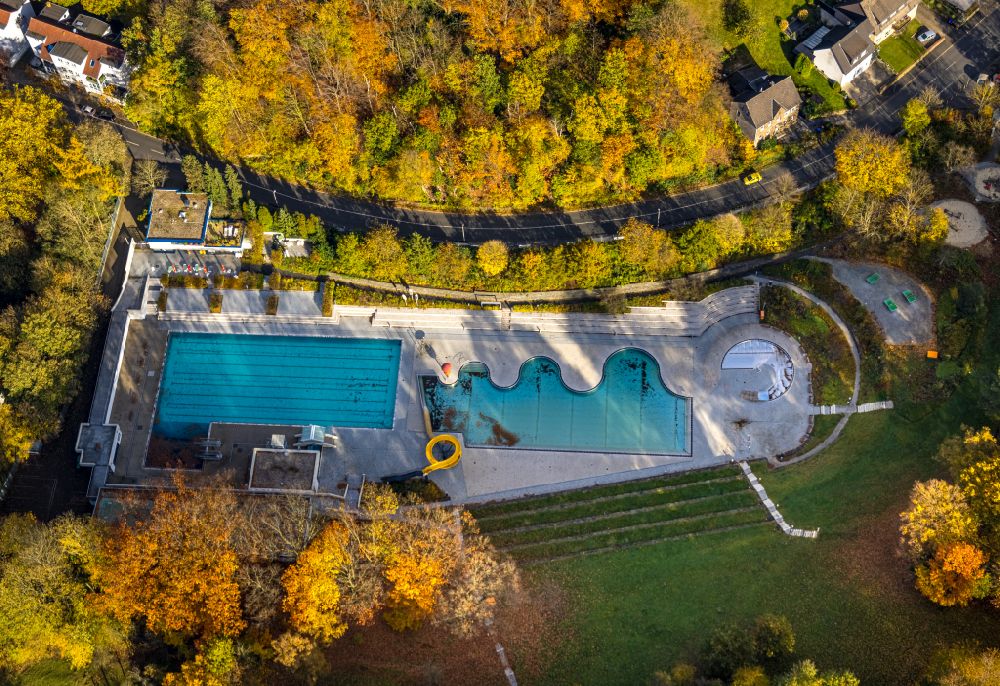Aerial image Witten - Swimming pool of the of Freibad Annen on Herdecker Street in Witten in the state North Rhine-Westphalia, Germany