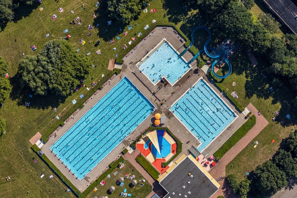 Hamm from the bird's eye view: Swimming pool of the Freibad Sued in the district Westtuennen in Hamm in the state North Rhine-Westphalia, Germany
