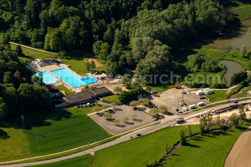 Aerial photograph Stockach - Swimming pool of the Freibad Osterholz in Stockach in the state Baden-Wuerttemberg, Germany