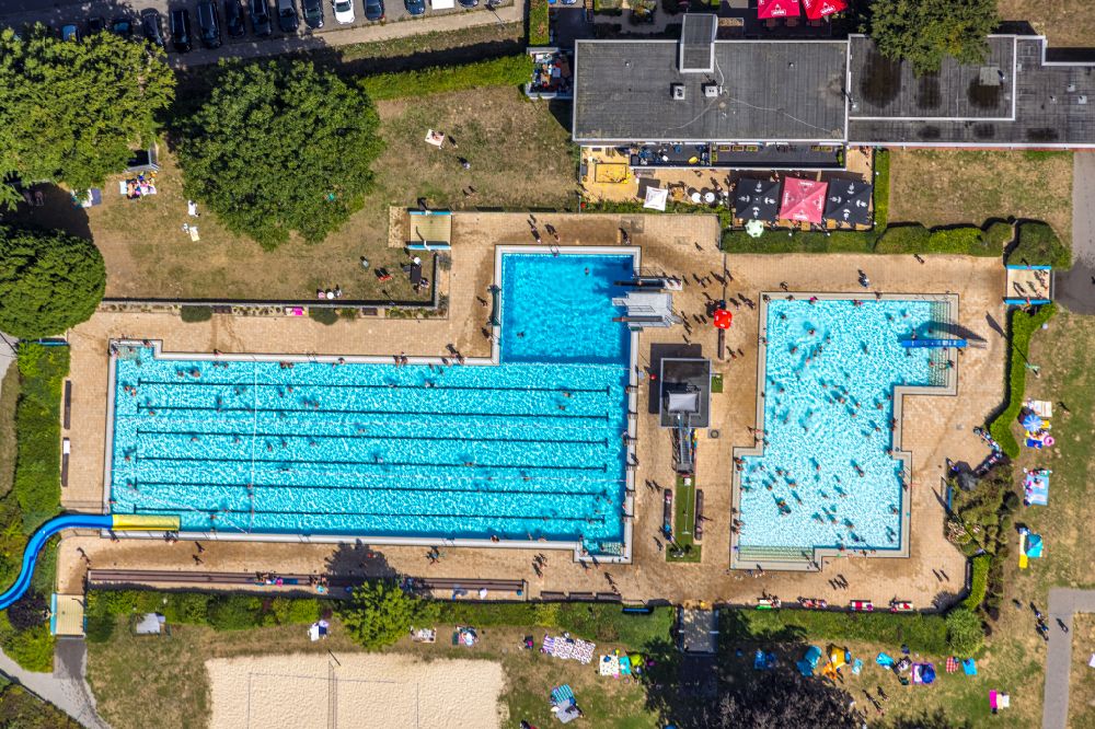 Aerial photograph Haltern am See - Swimming pool of the Freibad Sythen on Mosskonp in Sythen in the state North Rhine-Westphalia, Germany