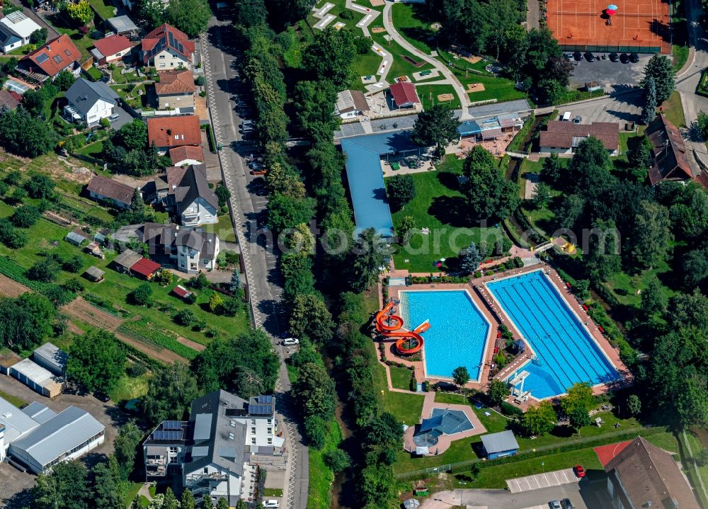 Aerial photograph Ulm - Swimming pool of the Freizeitbad Renchen in Renchen in Ulm in the state Baden-Wuerttemberg, Germany