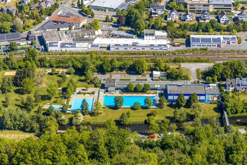 Meschede from above - Swimming pool of the Hallenbad and Freibad Meschede on Le-Puy-Strasse in Meschede in the state North Rhine-Westphalia, Germany