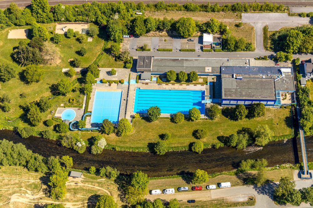 Aerial image Meschede - Swimming pool of the Hallenbad and Freibad Meschede on Le-Puy-Strasse in Meschede in the state North Rhine-Westphalia, Germany