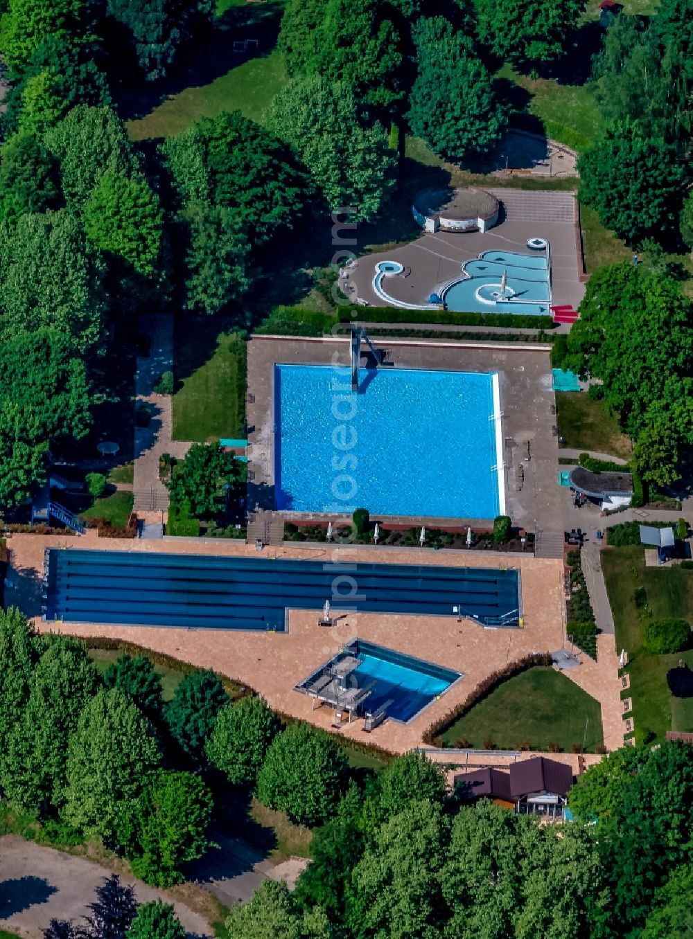 Aerial photograph Herbolzheim - Swimming pool Herbolzheim in Herbolzheim in the state Baden-Wurttemberg, Germany