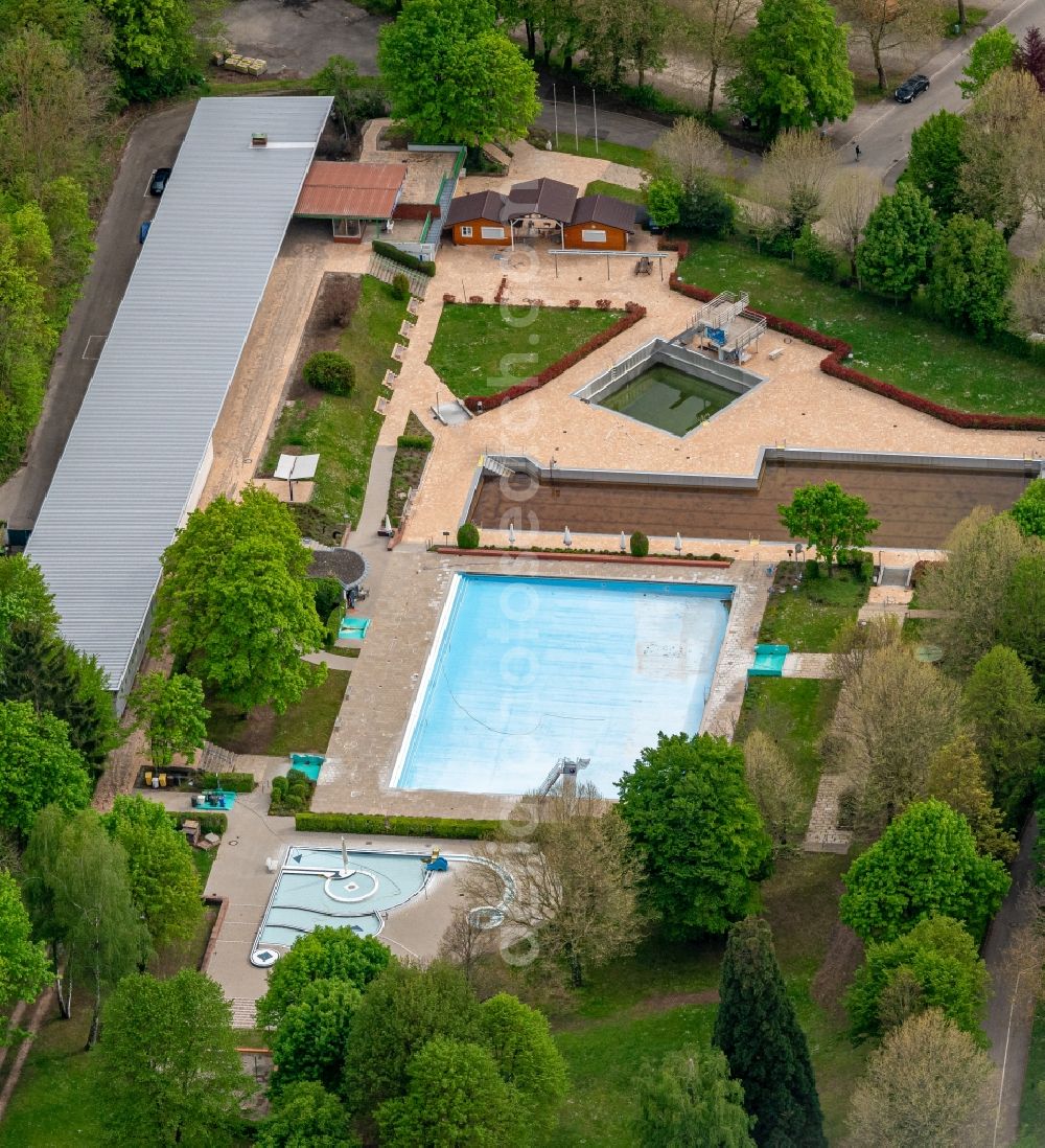 Aerial photograph Herbolzheim - Swimming pool Herbolzheim in Herbolzheim in the state Baden-Wurttemberg, Germany