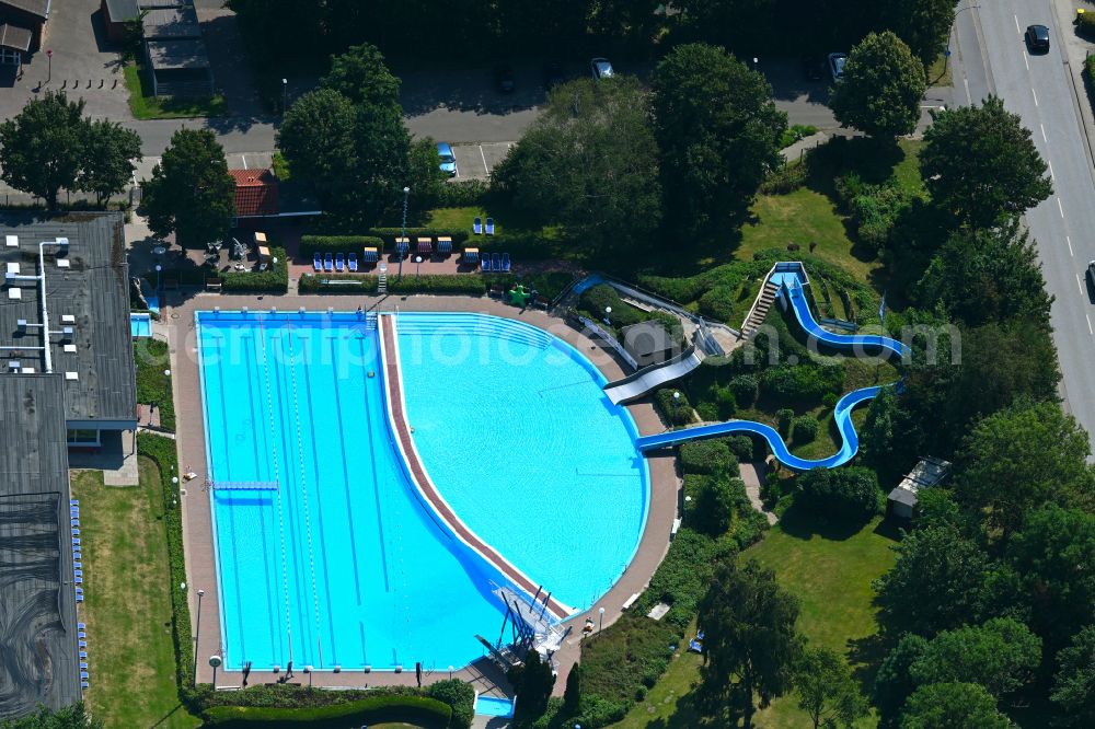 Meldorf from above - Swimming pool of the Hallen- und Freibad on street Buettelsweg in Meldorf in the state Schleswig-Holstein, Germany