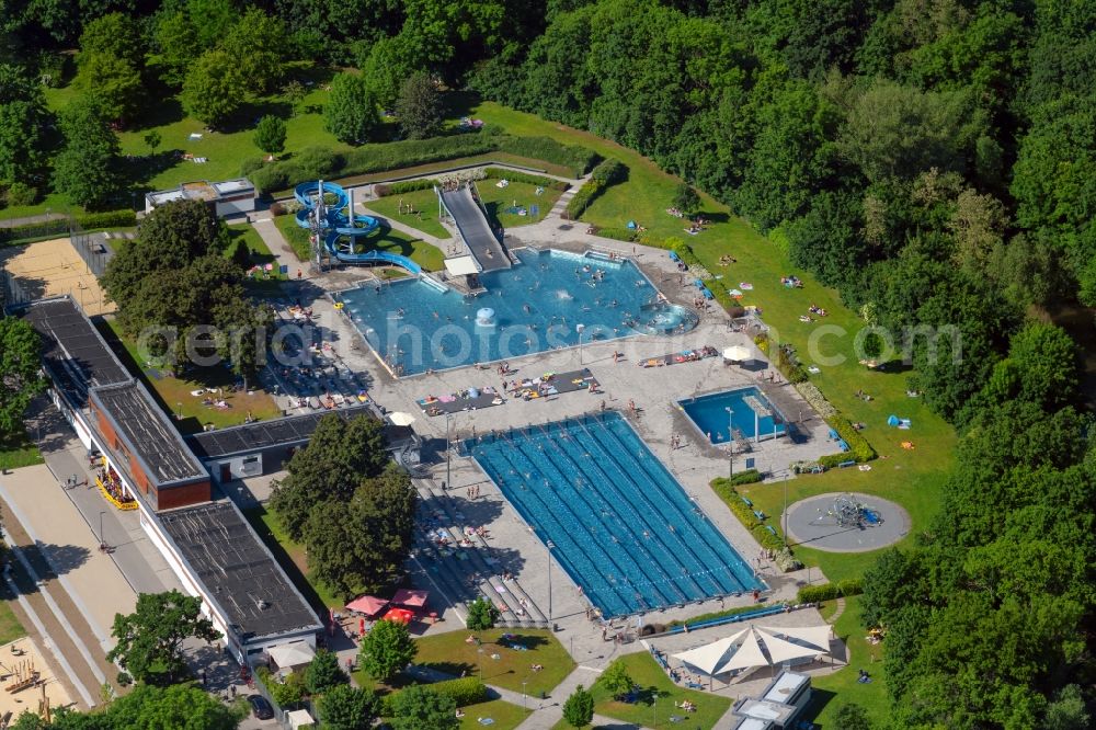 Aerial image Erfurt - Swimming pool of the Nordbad Im Nordpark in Erfurt in the state Thuringia, Germany