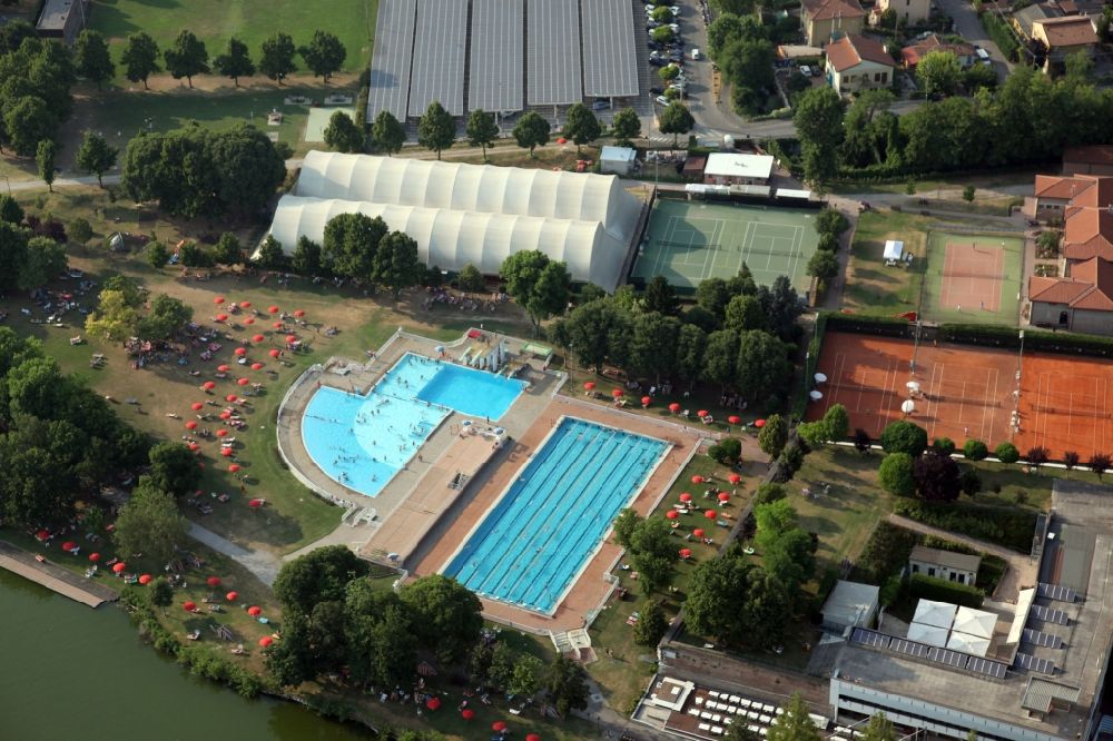 Aerial photograph Mantua - Swimming pool in the district Citadella in Mantua in Lobardy, Italy