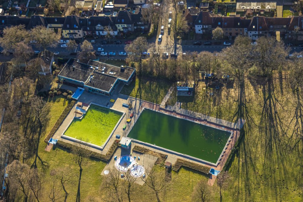 Aerial photograph Castrop-Rauxel - Swimming pool of the Parkbad Nord in the district Ickern in Castrop-Rauxel at Ruhrgebiet in the state North Rhine-Westphalia, Germany