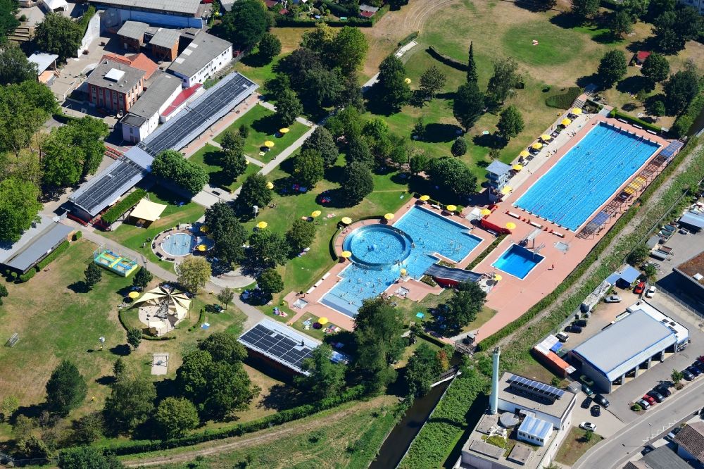 Aerial photograph Lörrach - Swimming pool of the Parkschwimmbad in Loerrach in the state Baden-Wuerttemberg, Germany
