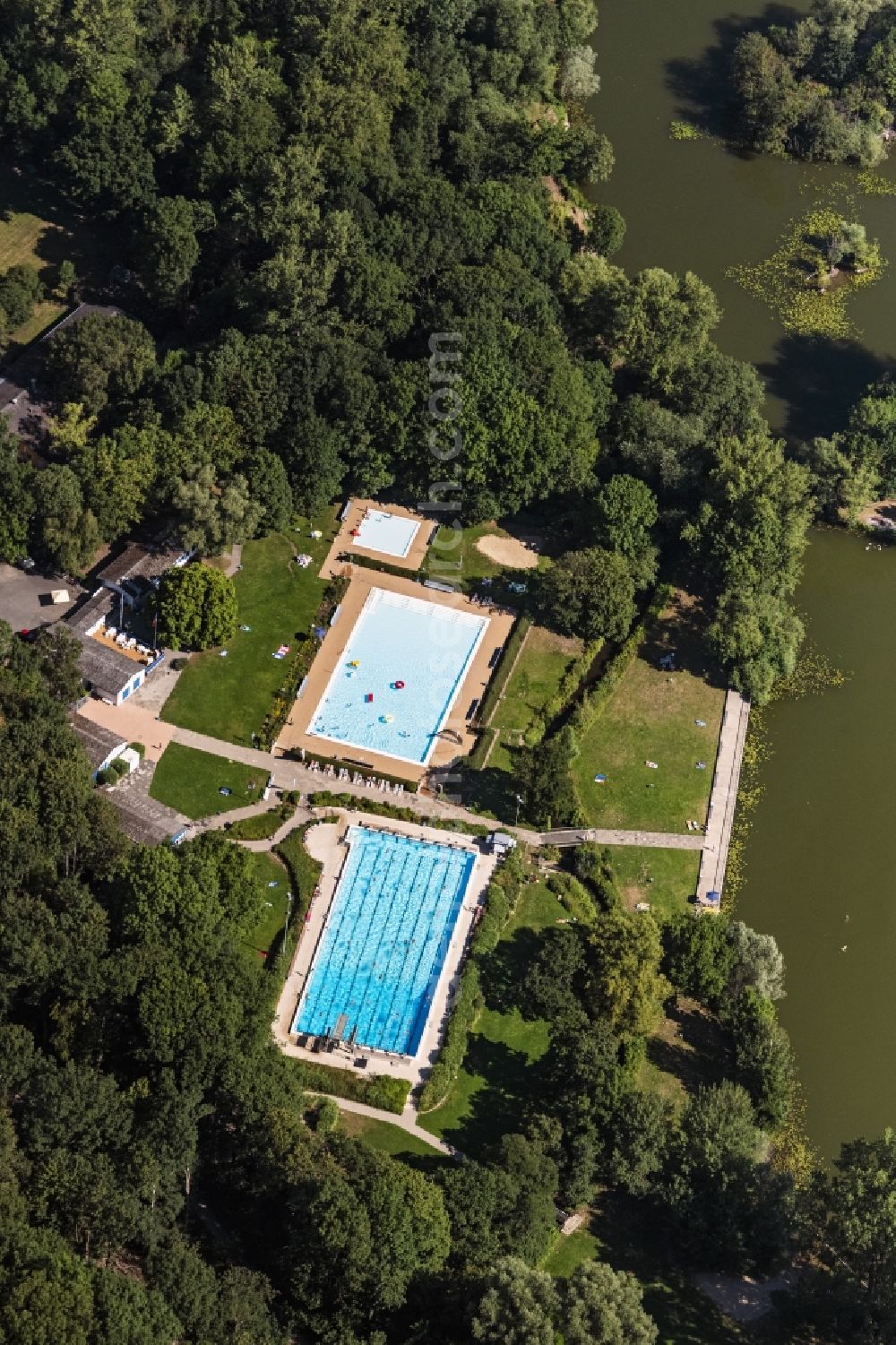 Hannover from above - Swimming pool of the Ricklinger Bad in Hannover in the state Lower Saxony, Germany